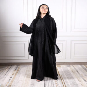 ‎ عباية نسائية كريب بلون أسود